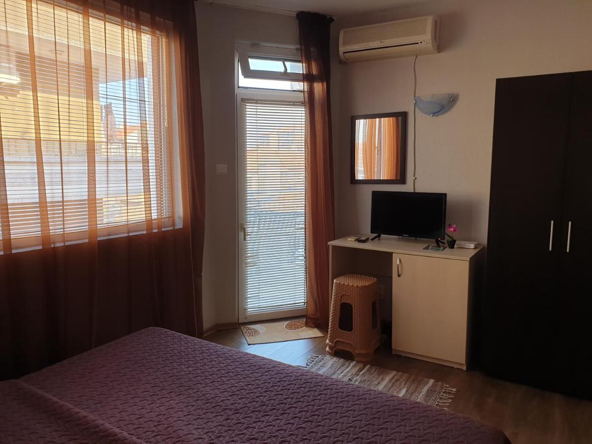 Guest House Taligarov ポモリエ エクステリア 写真